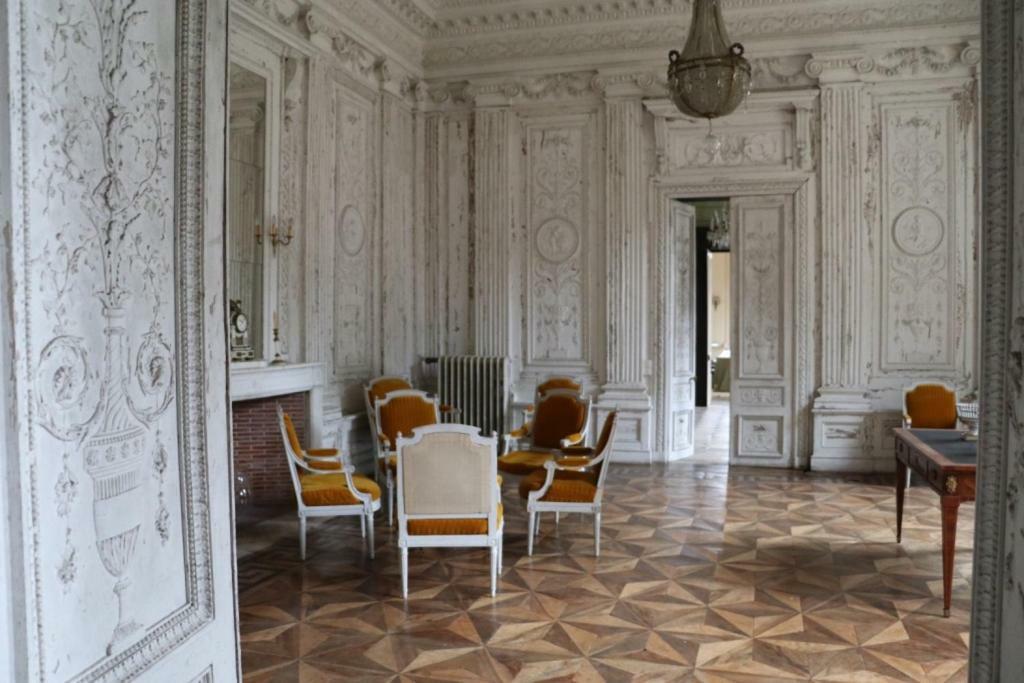 Le Chateau De Bressey & Son Orangerie Екстериор снимка